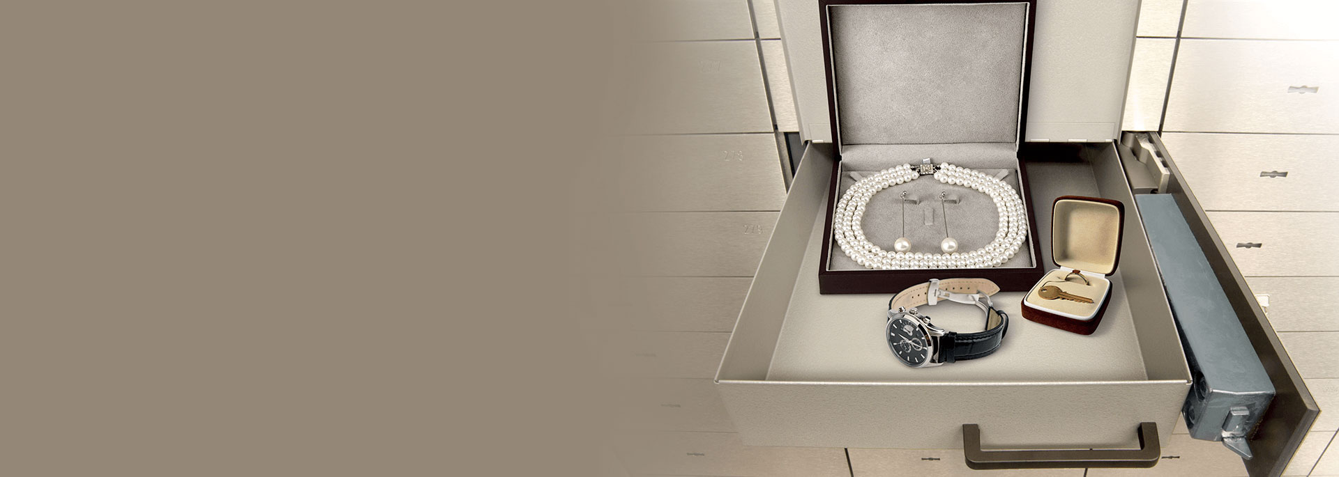 safe deposit box product banner en